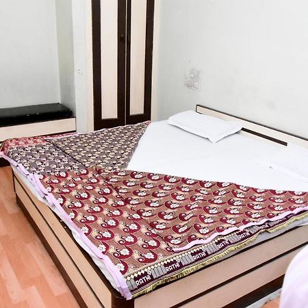 Vandana Hotel Nāthdwāra Buitenkant foto