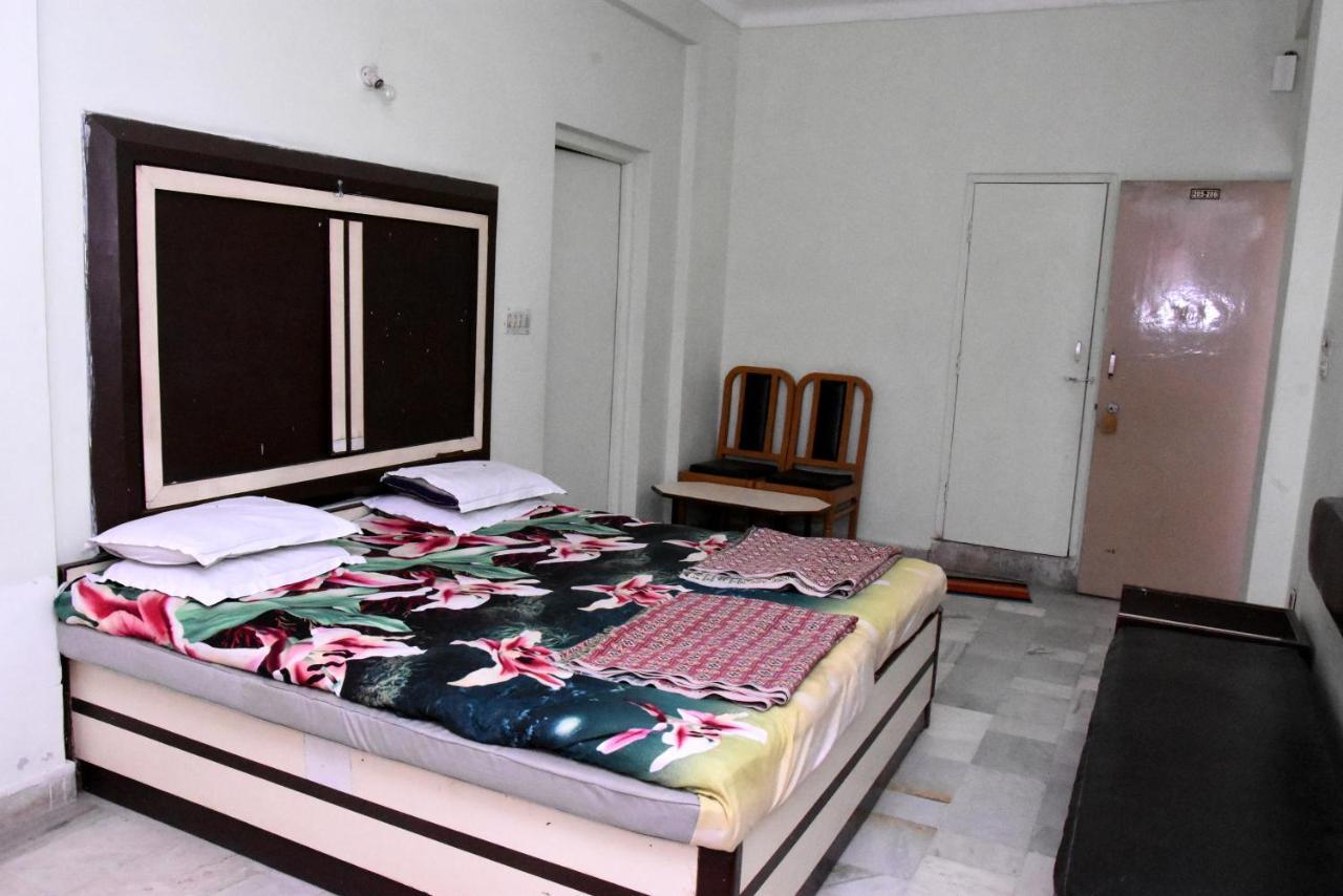 Vandana Hotel Nāthdwāra Buitenkant foto