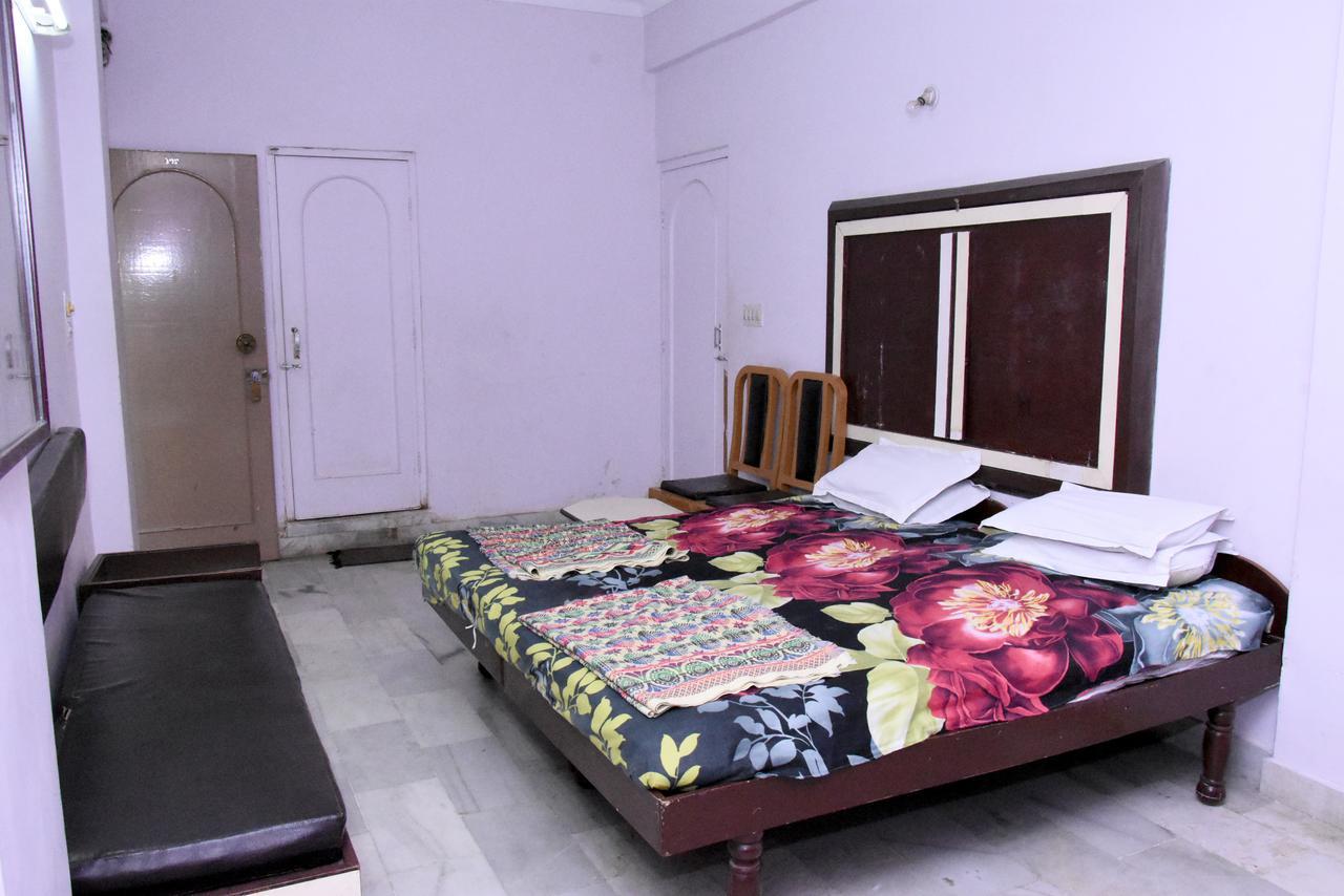Vandana Hotel Nāthdwāra Buitenkant foto
